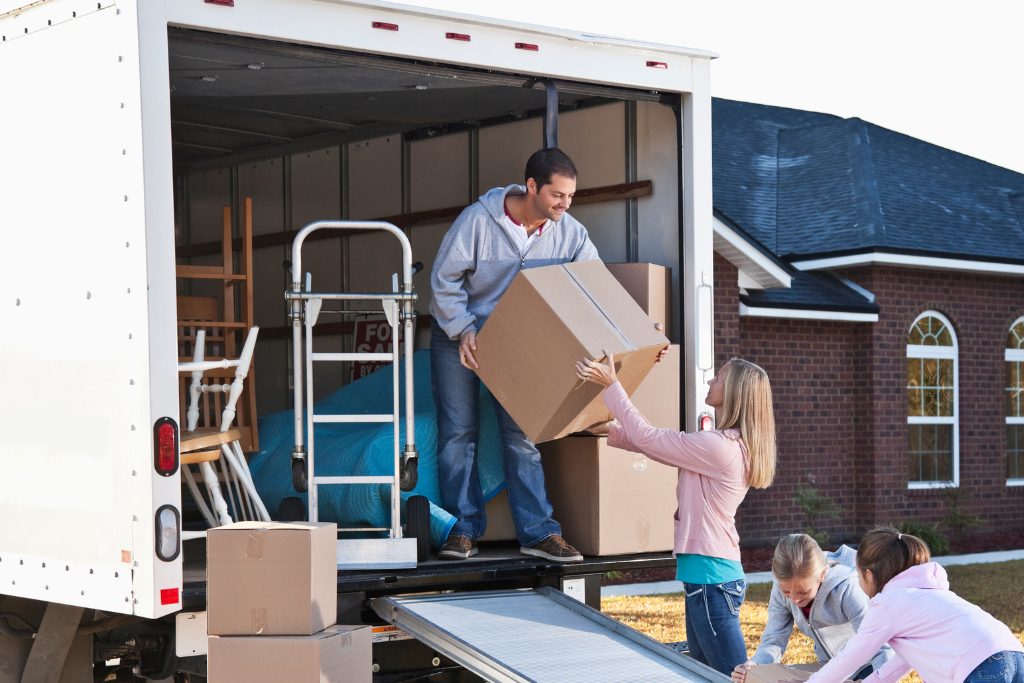 Why Hiring a House Moving Company in Melbourne Saves You From Last-Minute Chaos