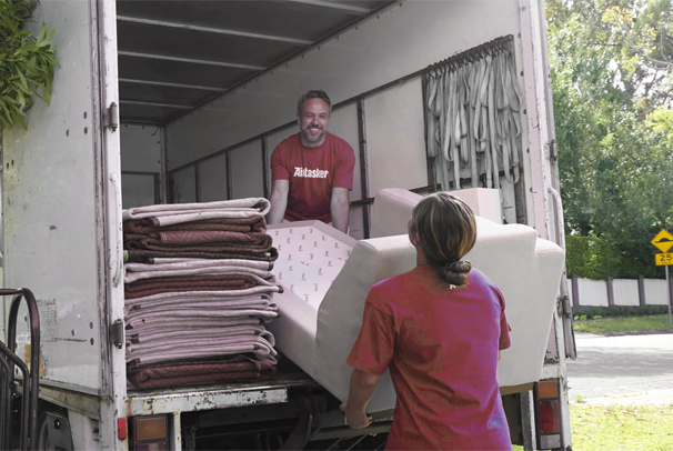 Moving Service Image